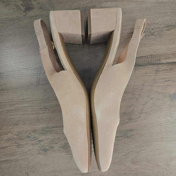 Cole Haan The Go-To Slingback Pump 45 mm Suede Beige Size 10B Defect Mild Scuffs - Picture 10 of 12